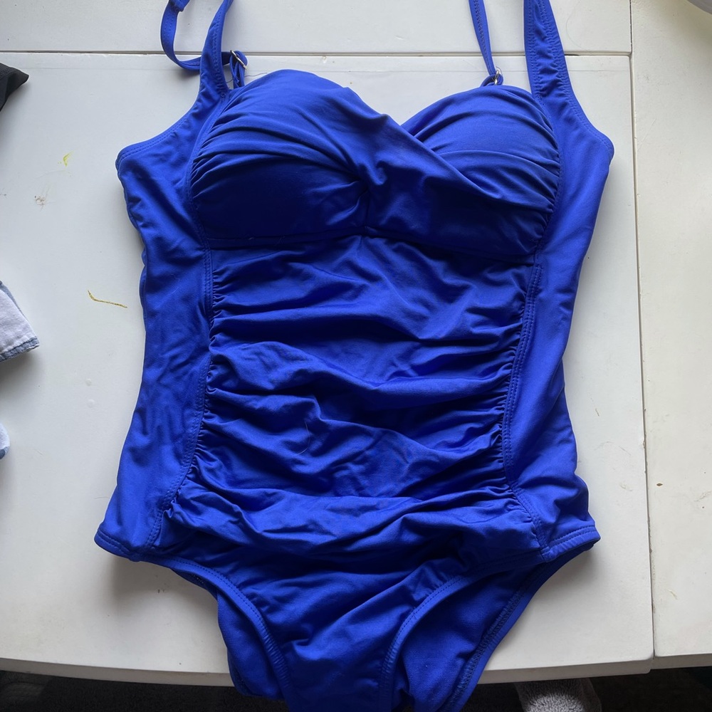 NEVERWORN One Piece Swimsuit